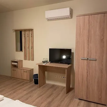 Forster Vadaszkastely Panzio *