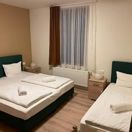 Forster Vadaszkastely Panzio Bugyi