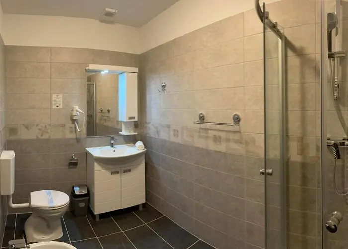 Forster Vadaszkastely Panzio Frühstückspension