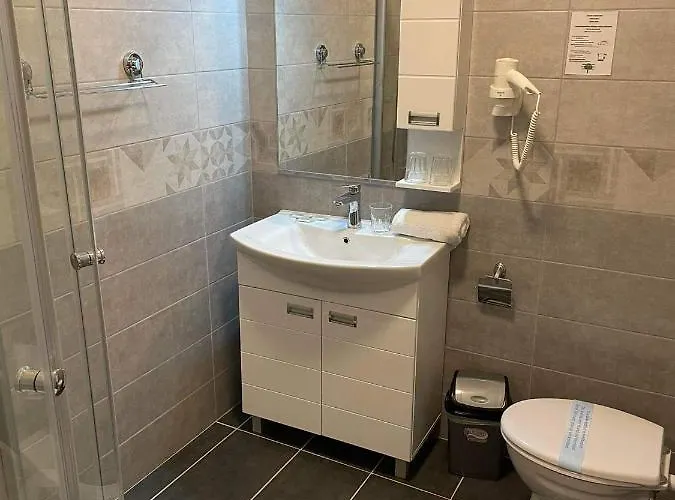 Forster Vadaszkastely Panzio Frühstückspension *