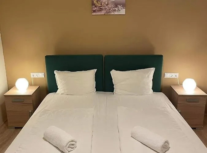 Forster Vadaszkastely Panzio Frühstückspension *