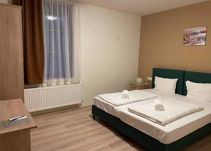 Forster Vadaszkastely Panzio Frühstückspension Bugyi